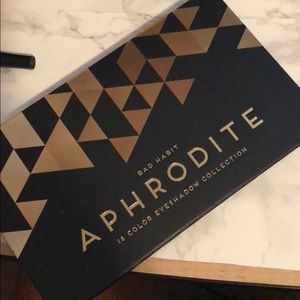 Shop Hush Makeup - Bad Habit Aphrodite Palette Shop Hush Makeup - Bad Habit Aphrodite Palette